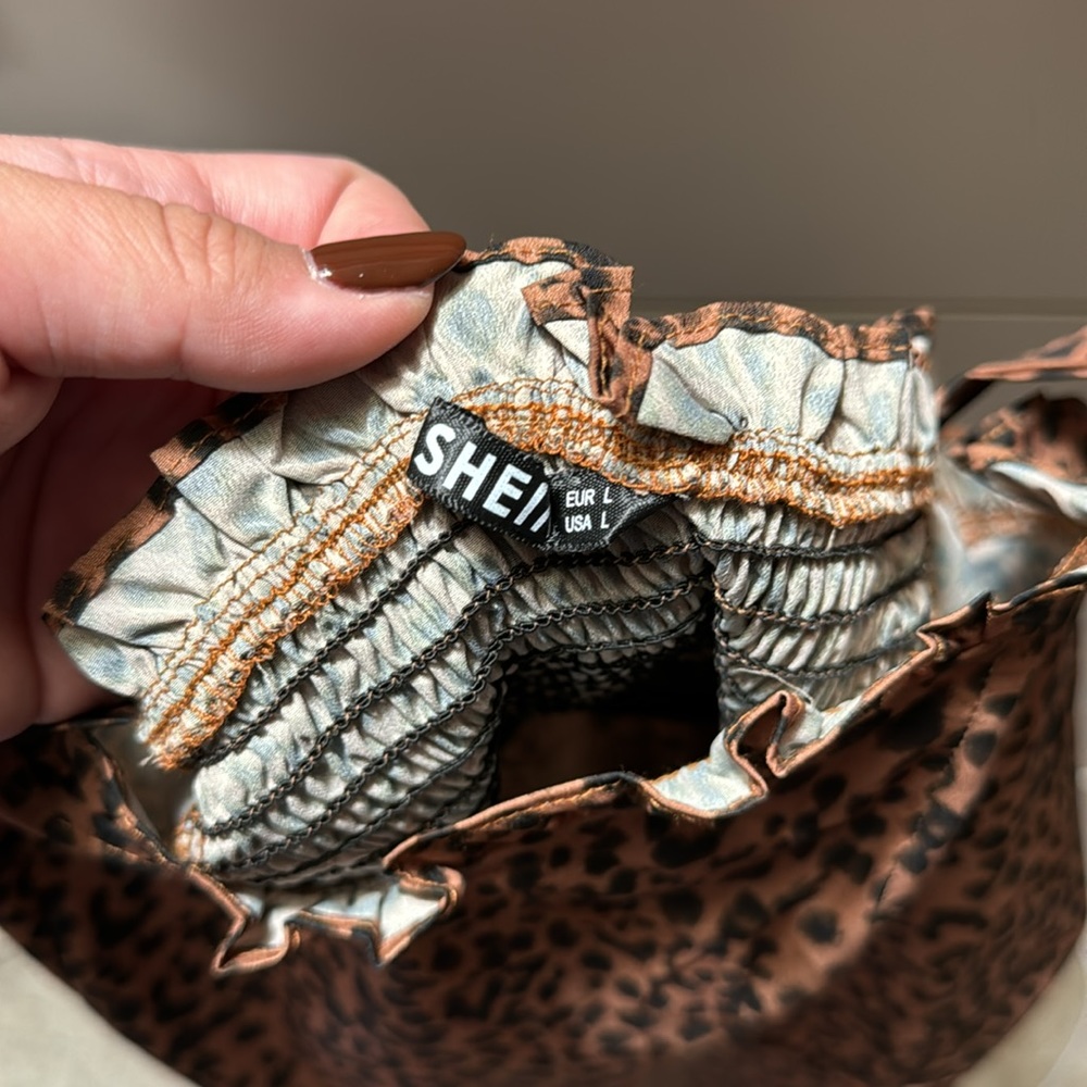 NWOT LEOPARD RUFFLE MINI DRESS - Picture 2 of 3